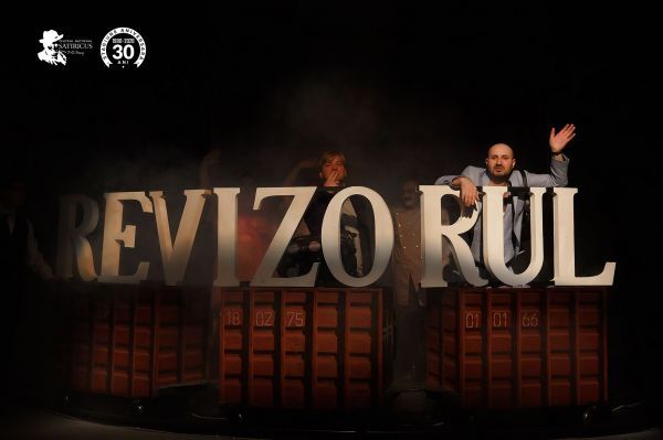 Premiera - REVIZORUL de Nikolai GOGOL