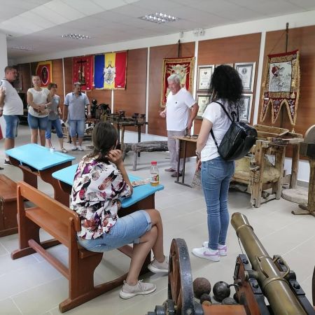 Excursie cu fondatorul galeriei - Petru Costin