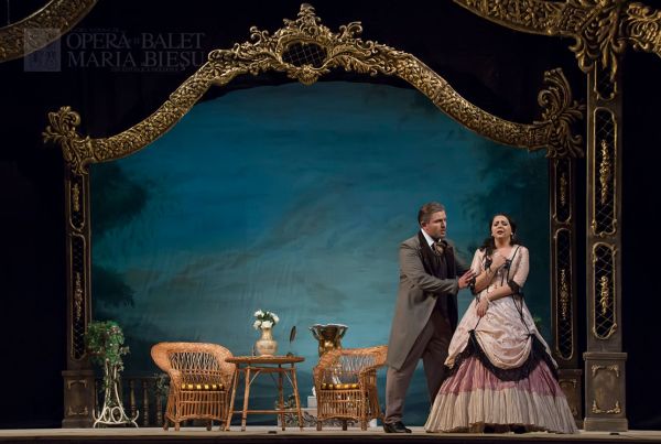 LA TRAVIATA