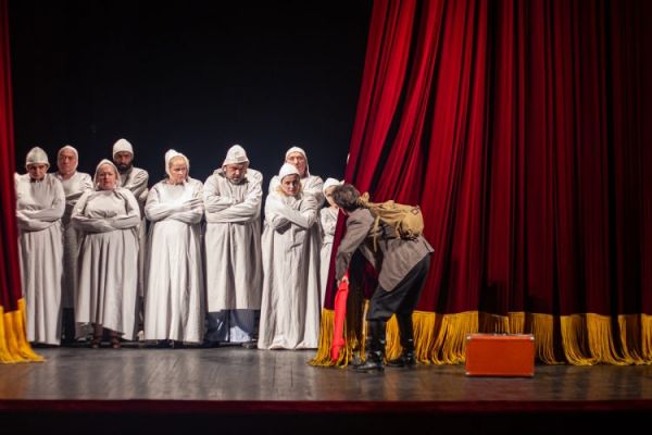 Istoria comunismului povestită pentru bolnavii mintal