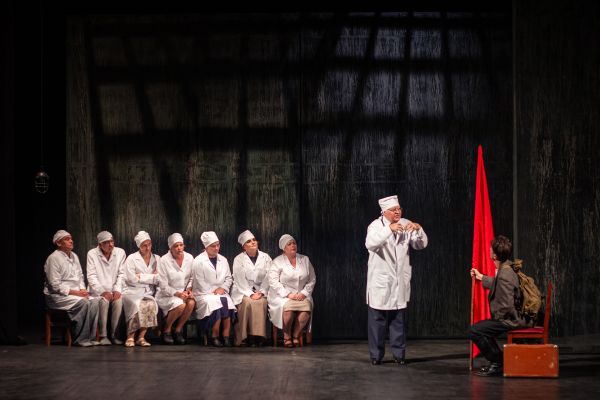 Istoria comunismului povestită pentru bolnavii mintal