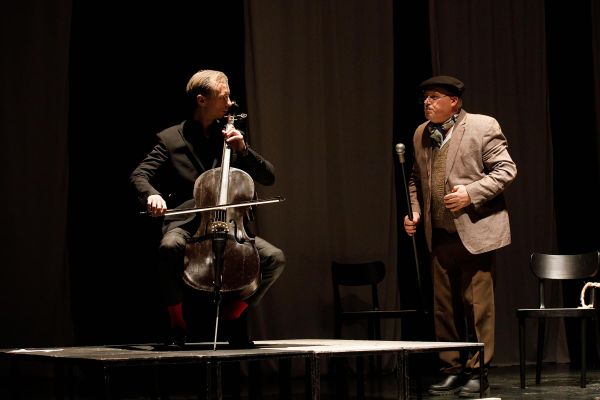 ȘI CU VIOLONCELUL CE FACEM?