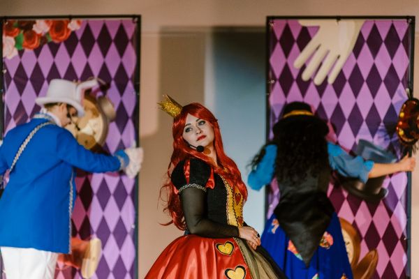 Alissa în Țara Minunilor -  Spectacol Interactiv de Animație pentru Copii | +4