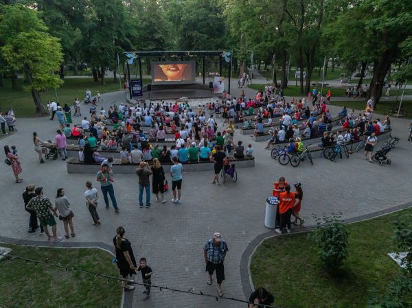 Фестиваль кино под открытым небом