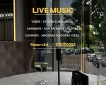 Live Music / Magnifique