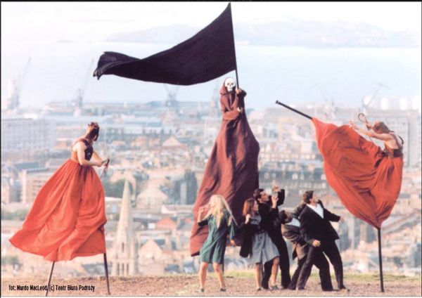 Teatru stradal "Carmen Funebre"