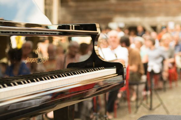 Concerte de muzică clasică și jazz