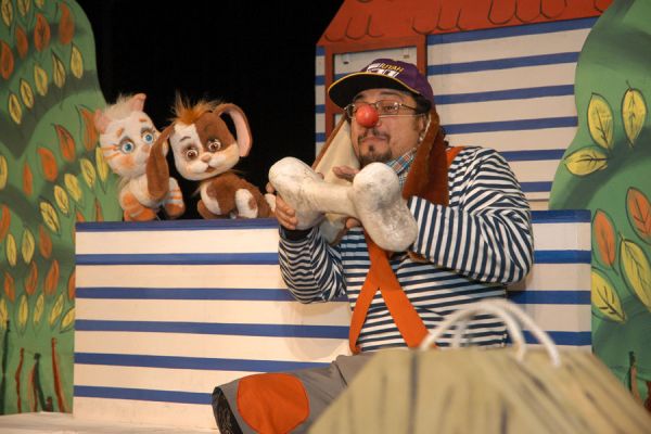 "Naughty Friends" Performance