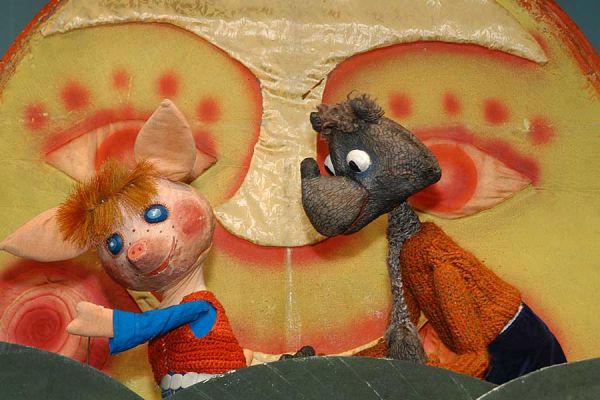 "Piggy Chok" Performance