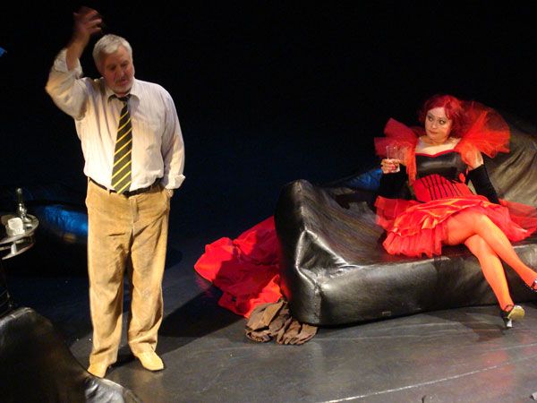 Spectacolul "Cui i-e frica de Virginia Woolf?"