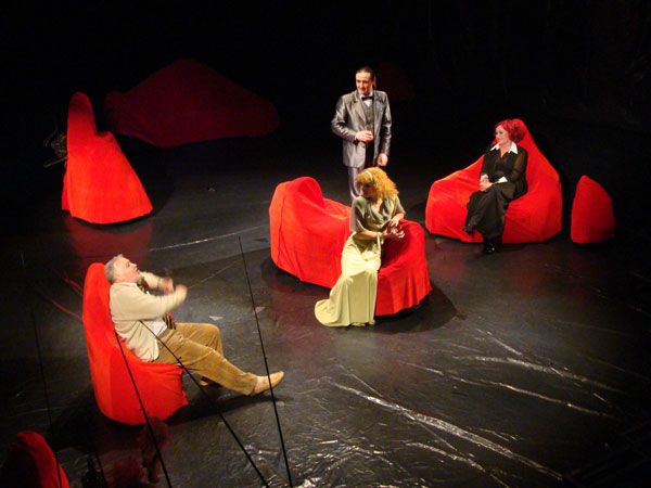 Spectacolul "Cui i-e frica de Virginia Woolf?"