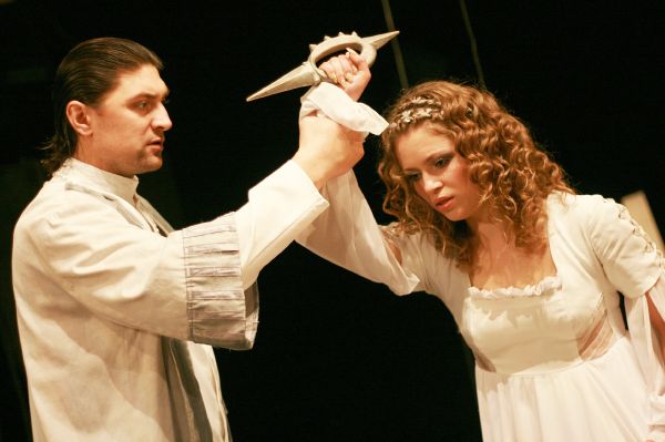 Spectacolul "Romeo şi Julieta"
